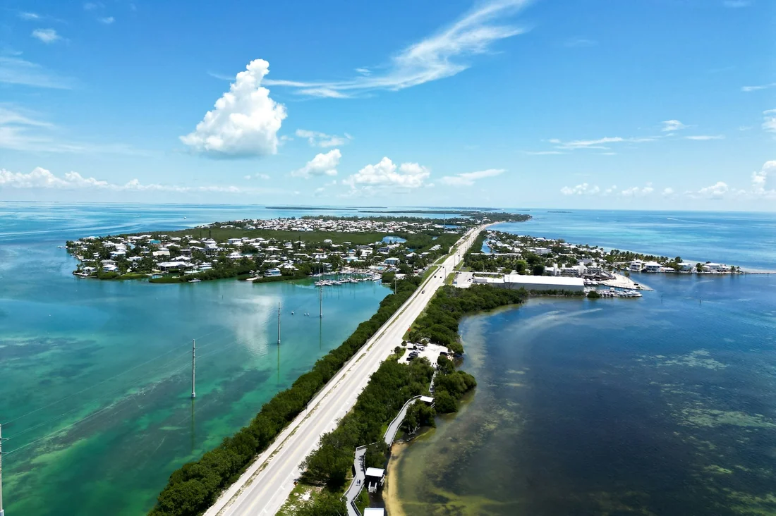 Seasonal travel and vehicle shipping planning Seasonal travel and vehicle shipping planning