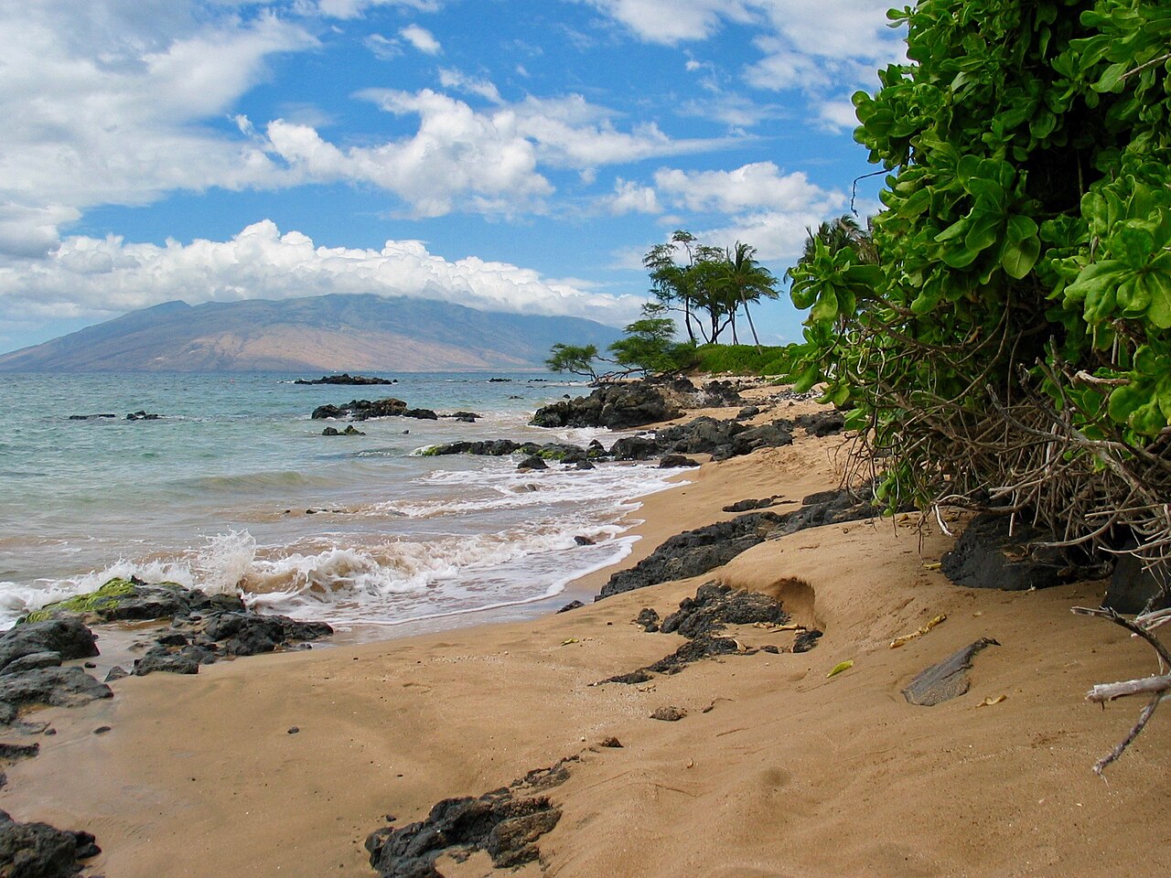 Kīhei shoreline and Pacific Ocean on Maui